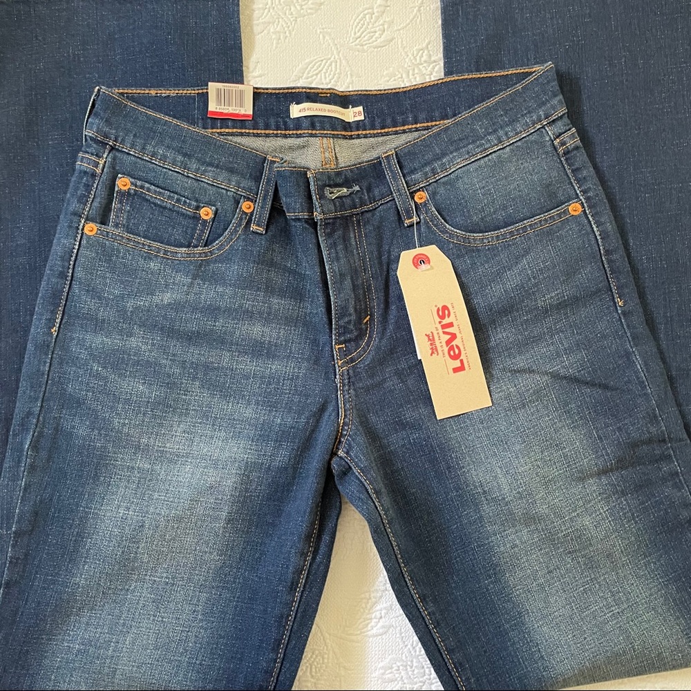 NWT Levi’s 415 Jeans 28x32 Relaxed Bootcut